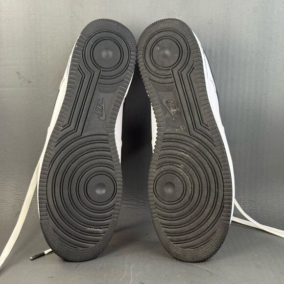 Athletic_Shoes